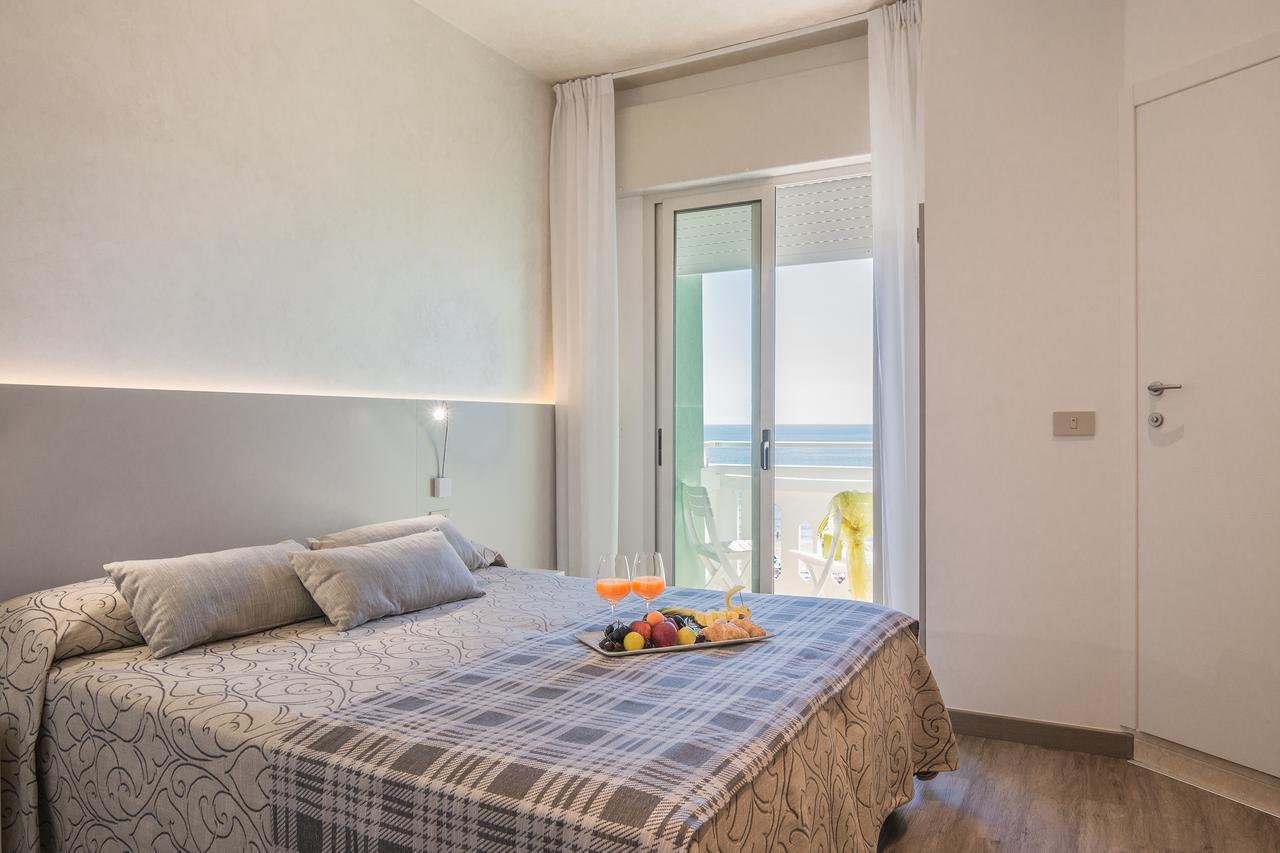 Hotel Montecarlo 3 Stelle Superior 卡奥莱 外观 照片